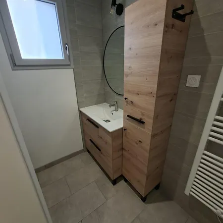 Le Tailleur Proche De Vulcania Hébergement de vacances *