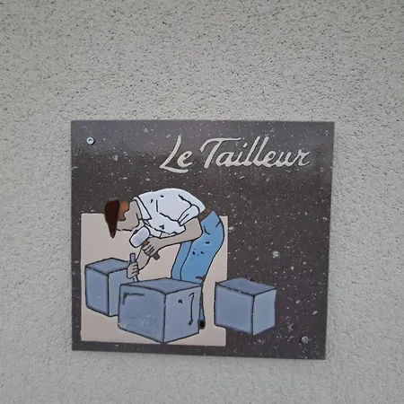 Le Tailleur Classe 4 Etoiles Proche De Vulcania Σπίτι διακοπών *